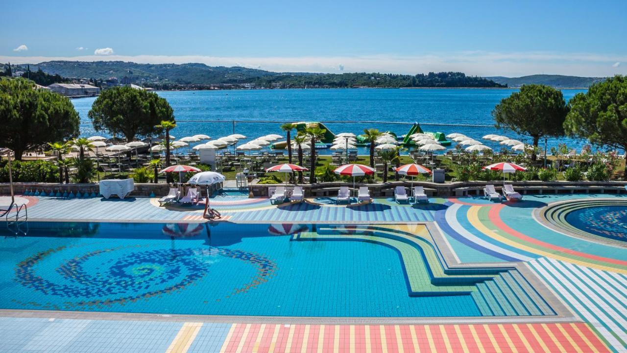 Apartment With Seaview And Garden For 6 Portorož Exteriör bild