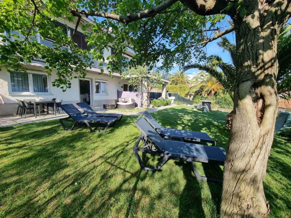 Apartment With Seaview And Garden For 6 Portorož Exteriör bild