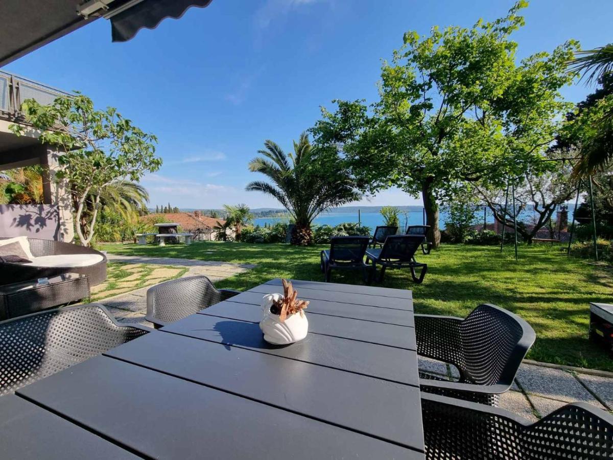 Apartment With Seaview And Garden For 6 Portorož Exteriör bild