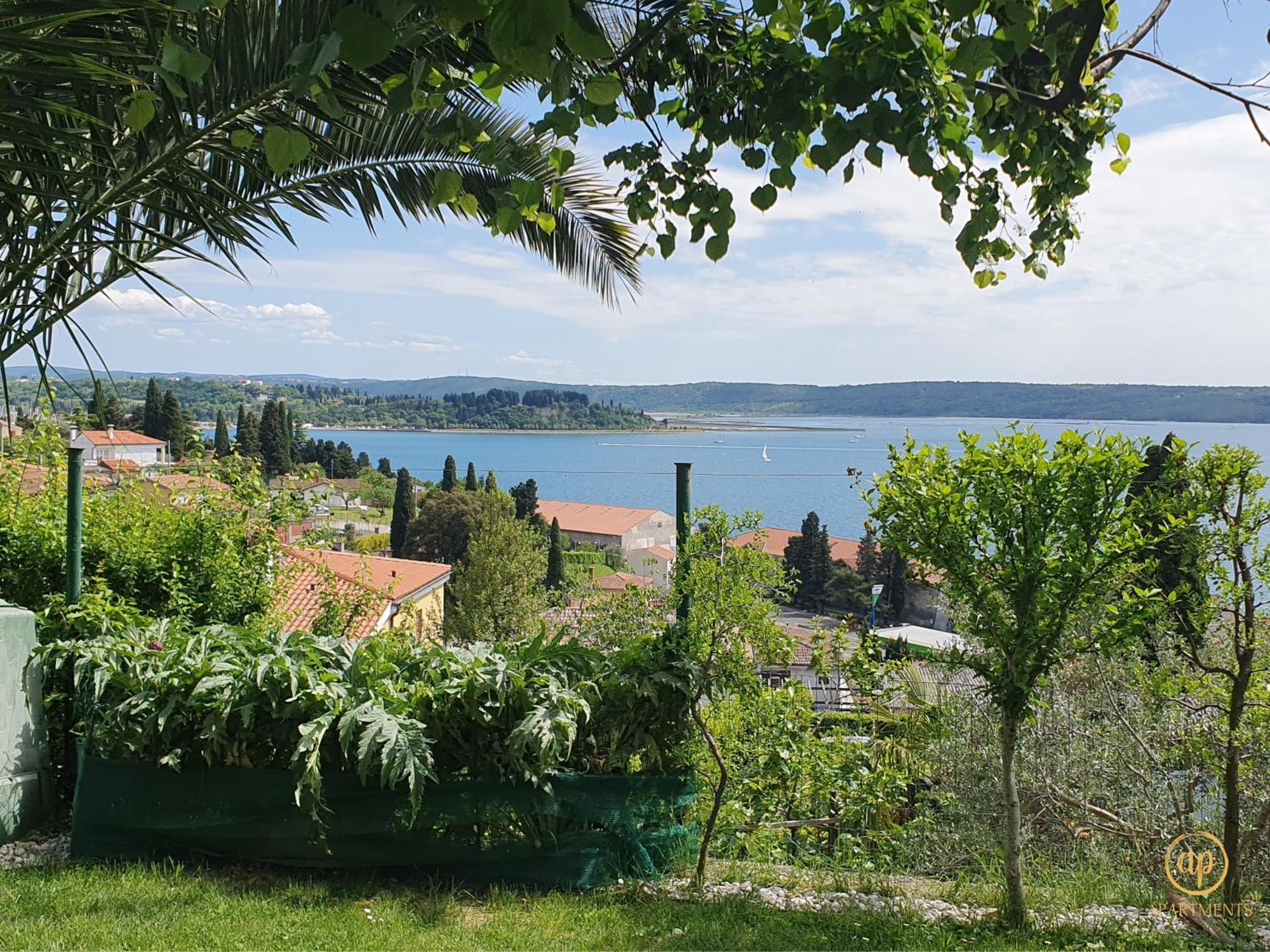 Apartment With Seaview And Garden For 6 Portorož Exteriör bild