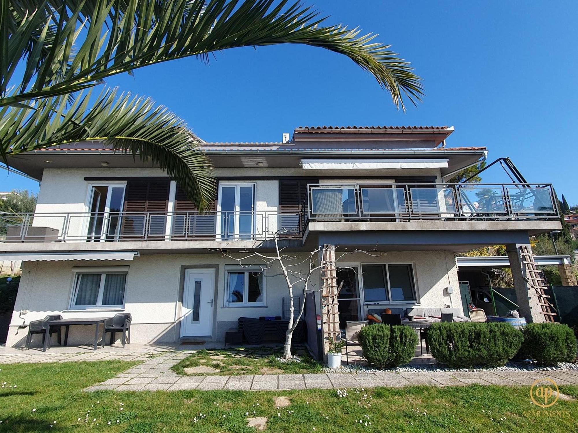 Apartment With Seaview And Garden For 6 Portorož Exteriör bild