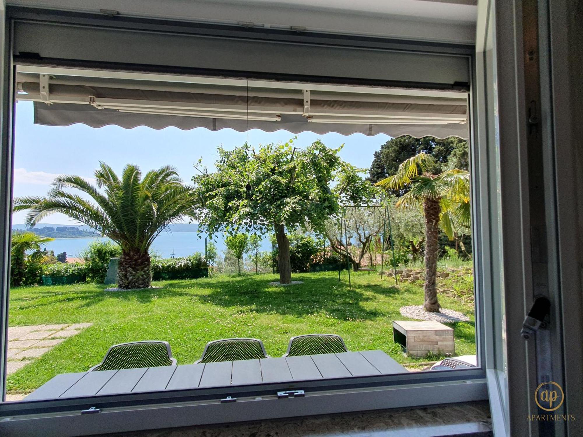 Apartment With Seaview And Garden For 6 Portorož Exteriör bild