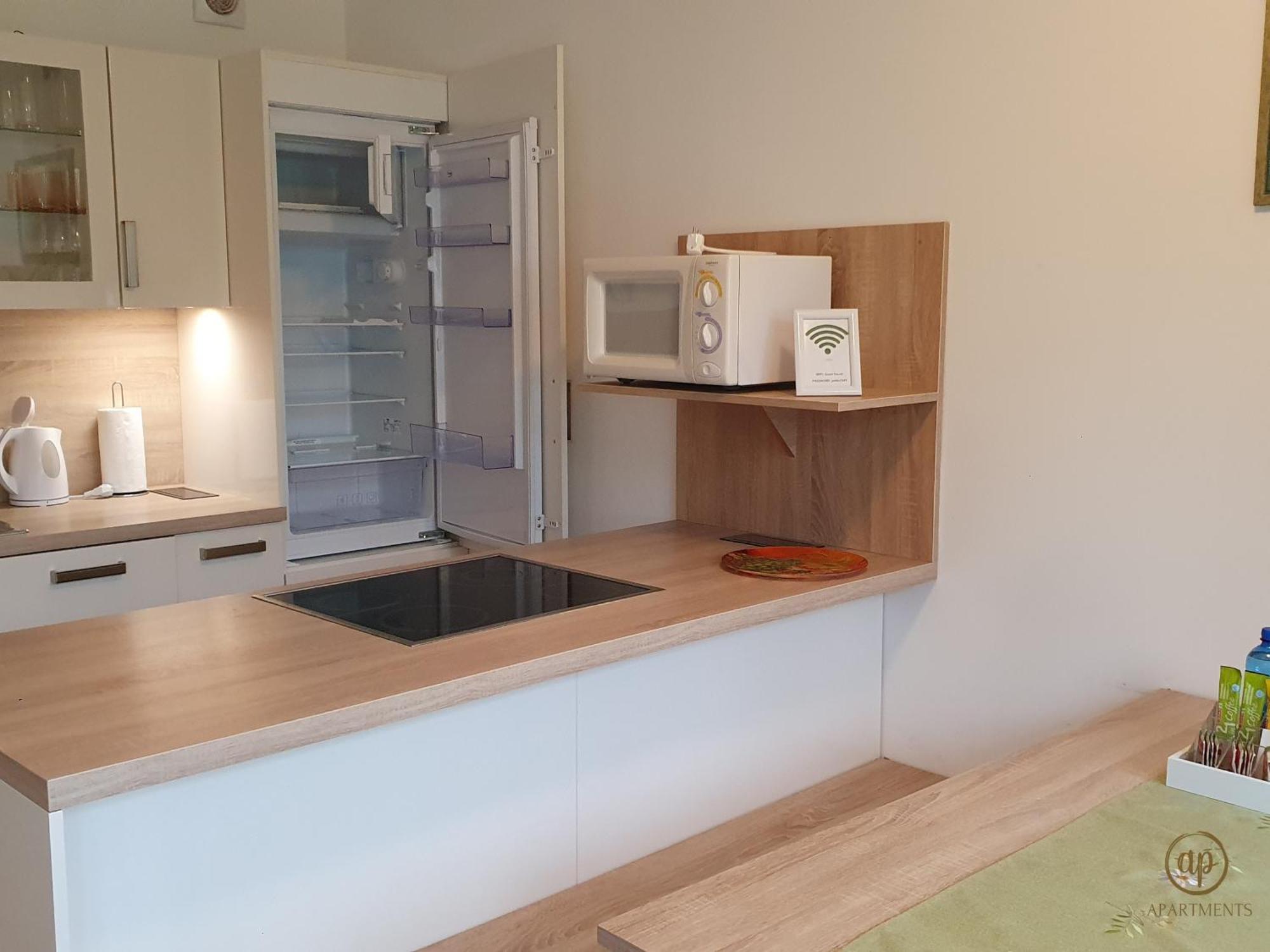 Apartment With Seaview And Garden For 6 Portorož Exteriör bild